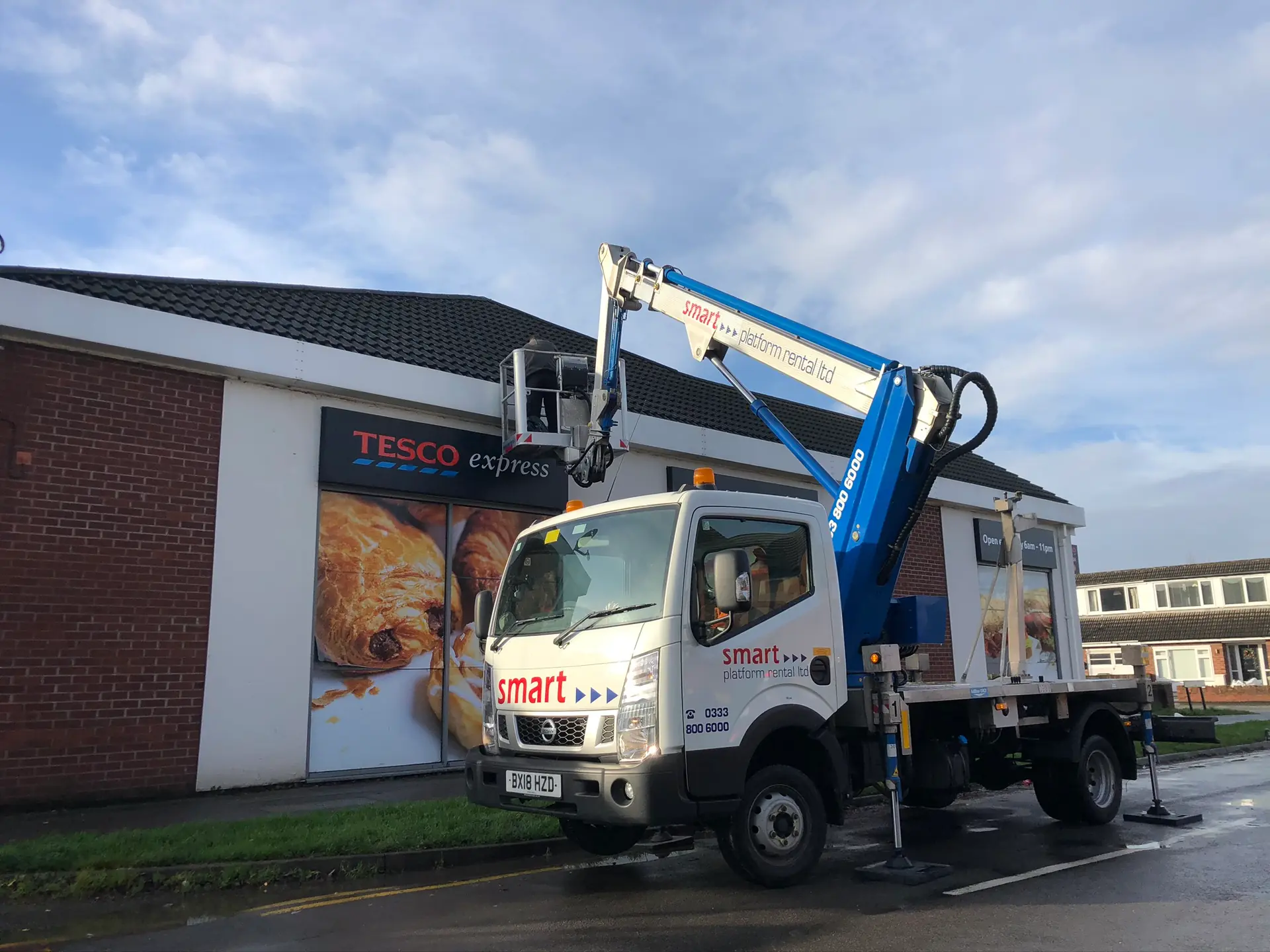 Cherry picker hire, photo 11