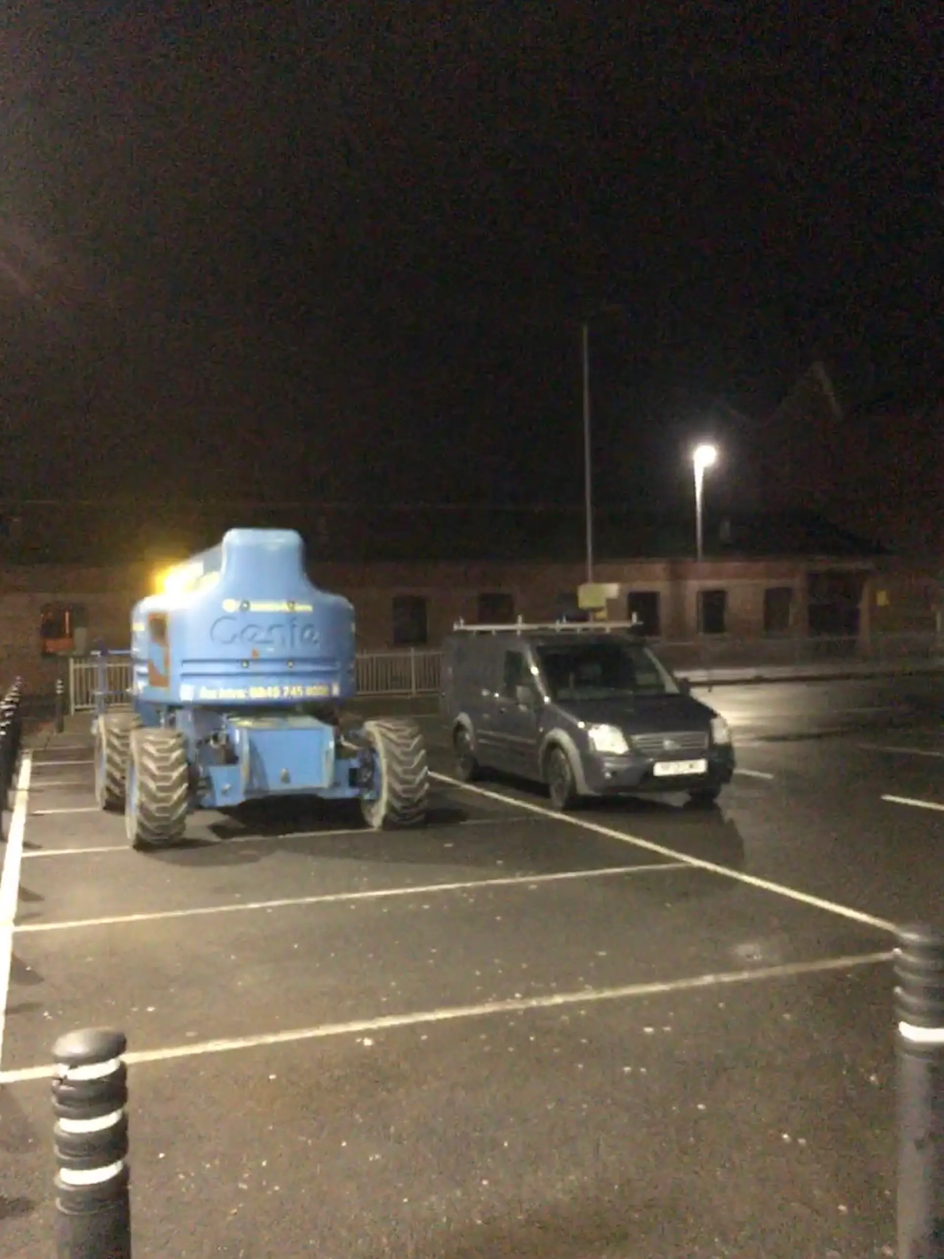 Cherry picker hire, photo 2